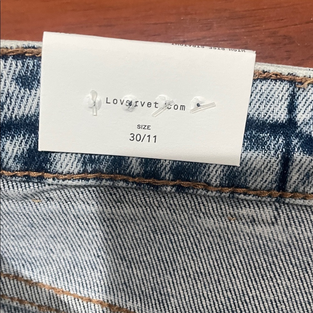 Vervet Women’s Distressed Light Wash High Rise Straight Jeans Size 30/11. NWT! - Picture 7 of 12